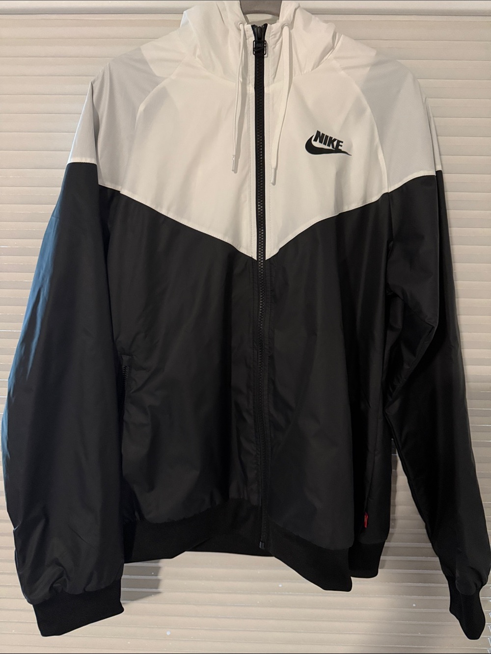 Nike Black and White Chevron Hooded Windbreaker